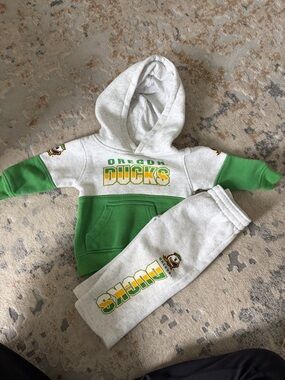 Oregon Ducks 12M Hooded Sweatshirt & Jogger Set - Green/Gray
